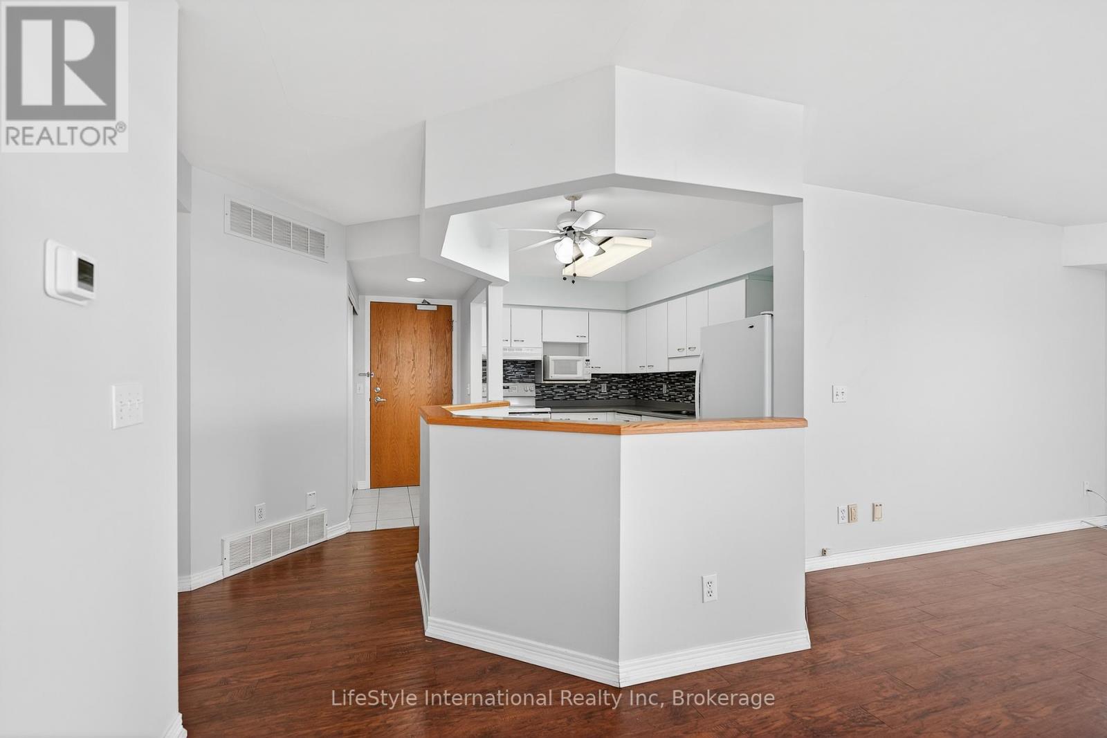 306 - 208 Silvercreek Parkway N, Guelph, Ontario N1H 8H2 - Photo 3 - X12836484