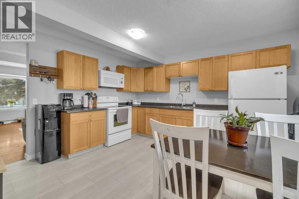 5 Erickson Drive, Red Deer, Alberta  T4R 2A3 - Photo 11 - A2288204