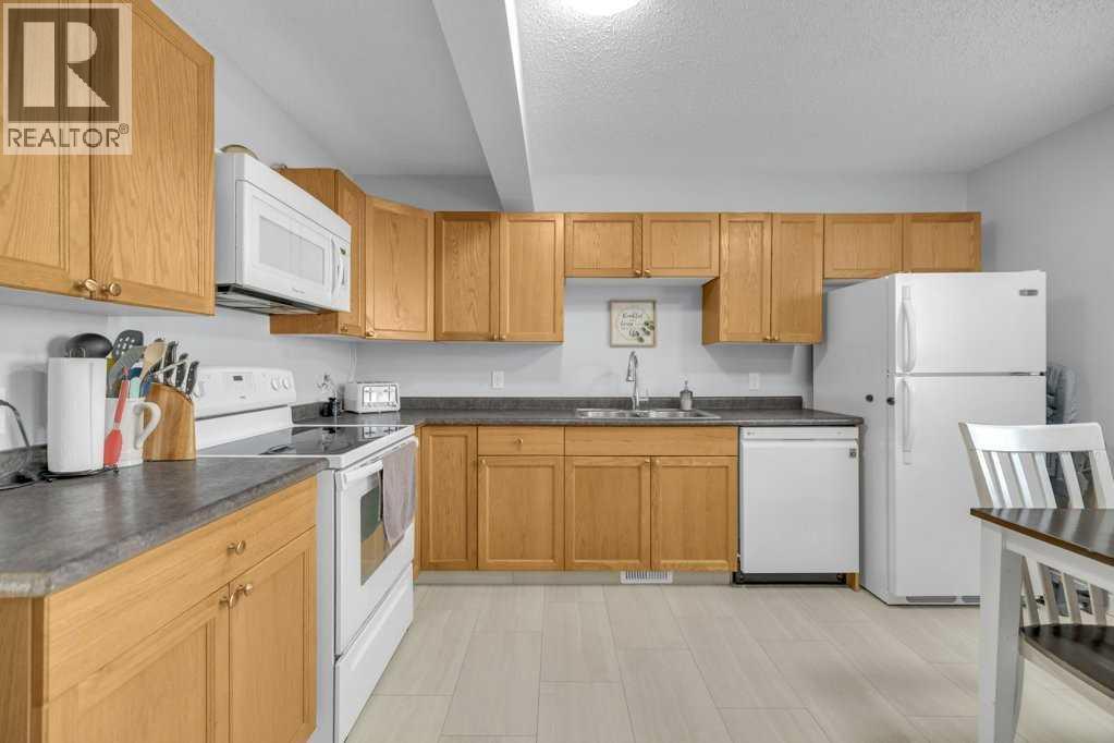 5 Erickson Drive, Red Deer, Alberta  T4R 2A3 - Photo 10 - A2288204