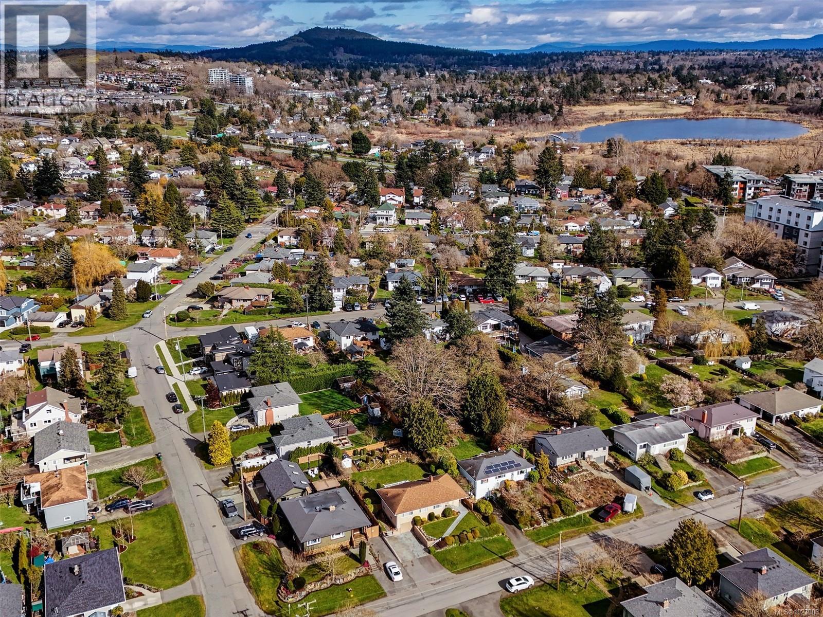 190 Homer Rd, Saanich, British Columbia  V8Z 1V6 - Photo 6 - 1027003