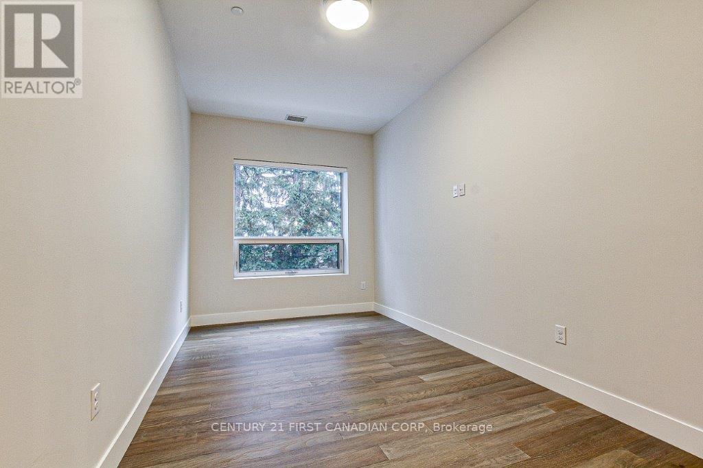 201 - 1696 Fiddlehead Place, London North, Ontario  N6G 2V7 - Photo 8 - X12836474