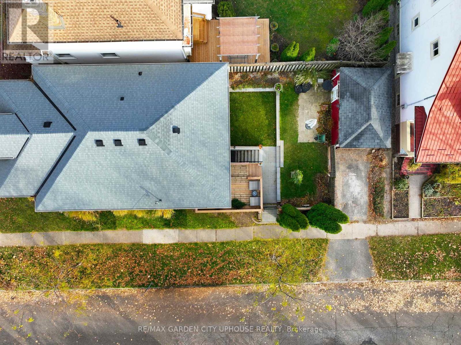 168 Russell Avenue, St. Catharines, Ontario  L2R 1W6 - Photo 13 - X12582862