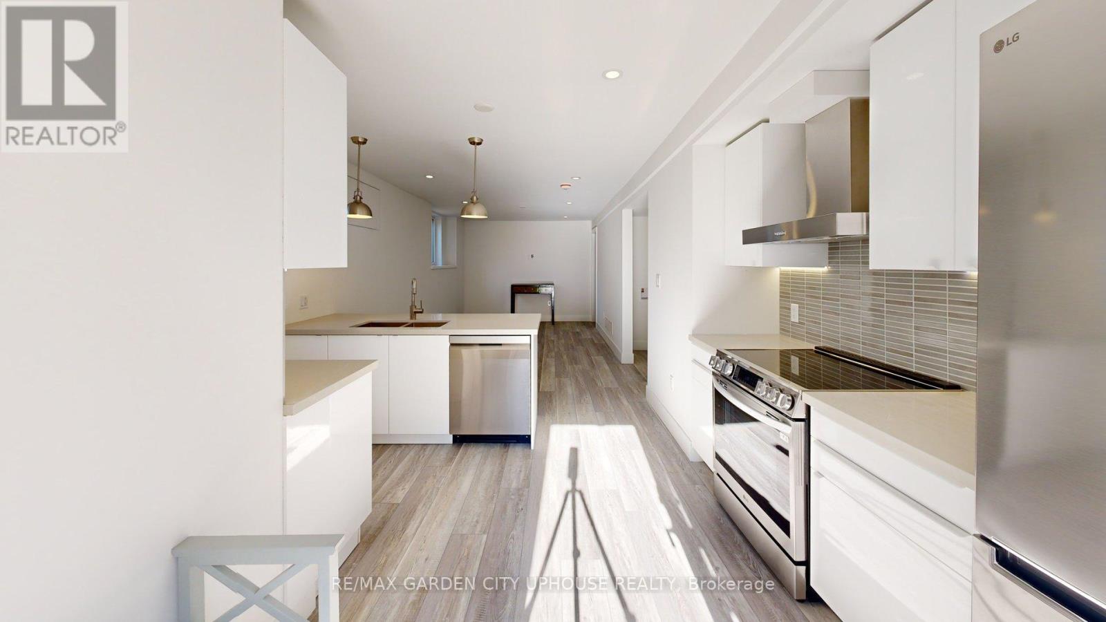 168 Russell Avenue, St. Catharines, Ontario  L2R 1W6 - Photo 5 - X12582862