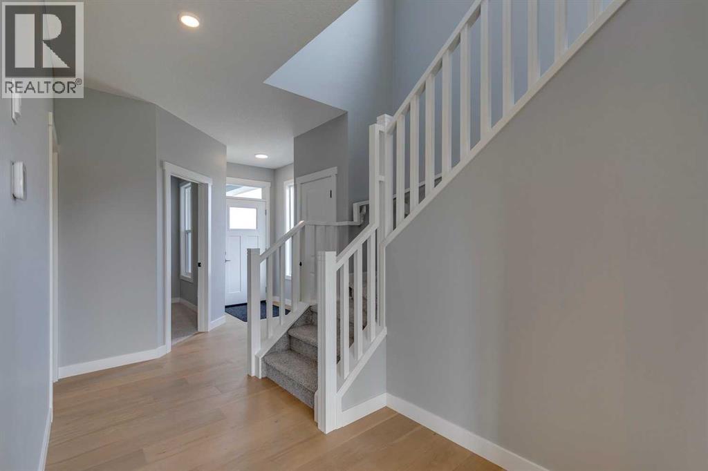 23 Creekstone Green Sw, Calgary, Alberta  T2X 6H6 - Photo 2 - A2284177