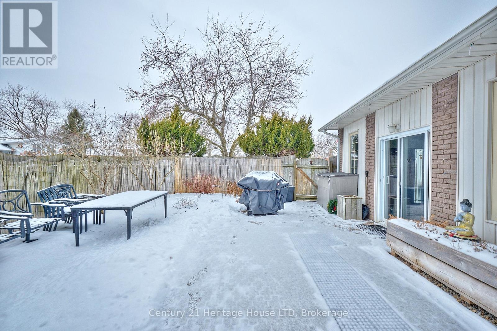 3112 Ussher Street, Niagara Falls, Ontario L2G 6M2 - Photo 37 - X12666274