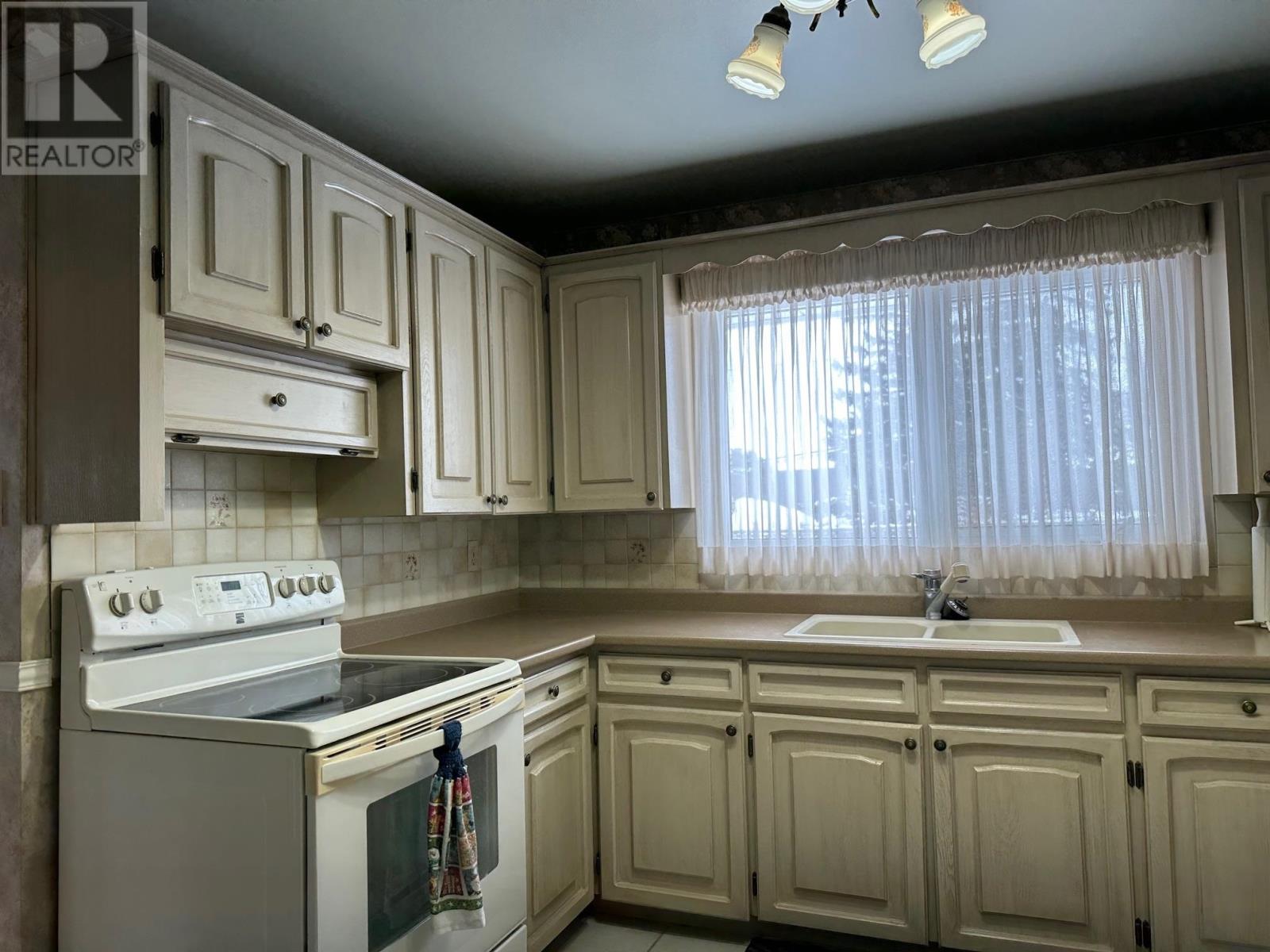 432 Amethyst Cres, Thunder Bay, Ontario  P7C 1T1 - Photo 8 - TB2600318