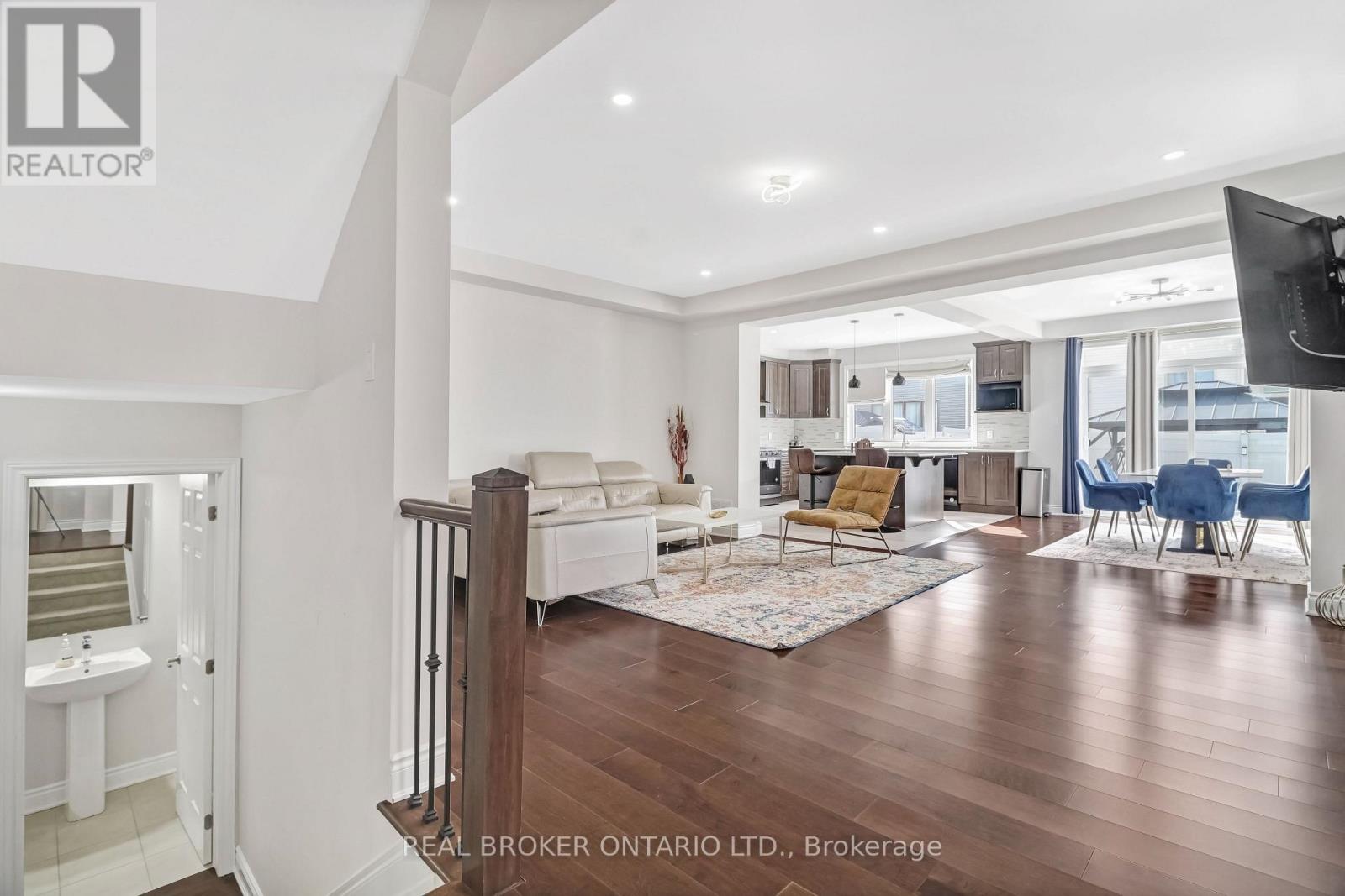 642 Continental Avenue, Ottawa, Ontario K2S 1B6 - Photo 8 - X12836356