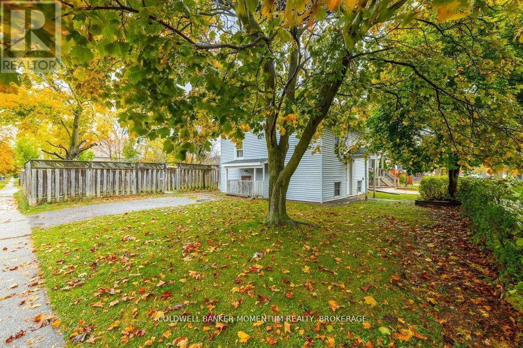 44 Rykert Street, St. Catharines (Western Hill), Ontario  L2S 1Z1 - Photo 2 - X12836372