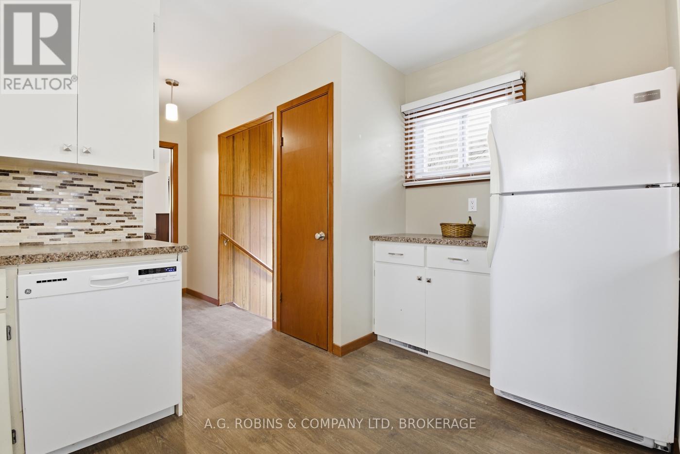 129 Adelaide Street, Port Colborne, Ontario  L3K 2W4 - Photo 10 - X12836414