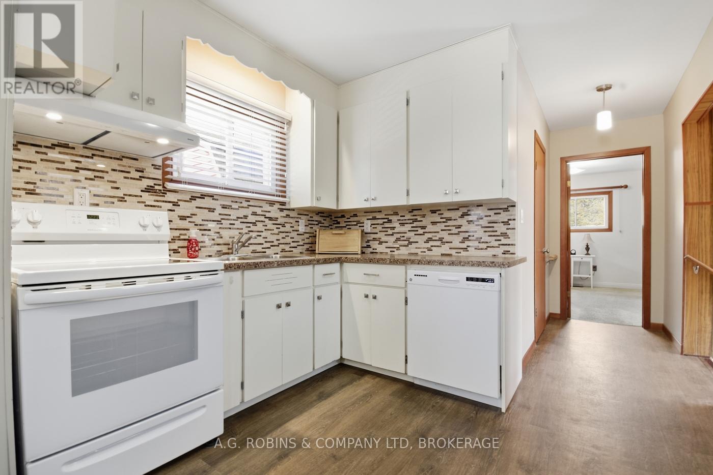 129 Adelaide Street, Port Colborne, Ontario  L3K 2W4 - Photo 11 - X12836414