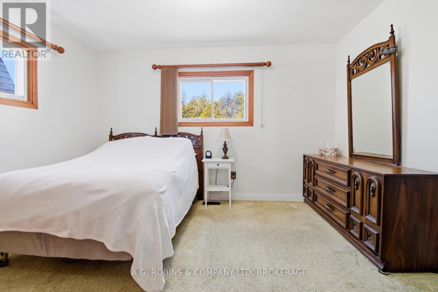 129 Adelaide Street, Port Colborne, Ontario  L3K 2W4 - Photo 15 - X12836414