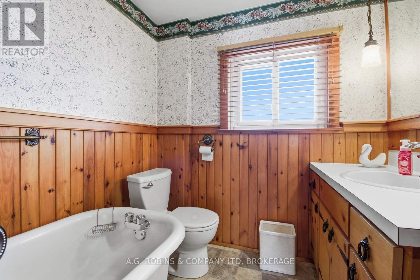 129 Adelaide Street, Port Colborne, Ontario  L3K 2W4 - Photo 22 - X12836414