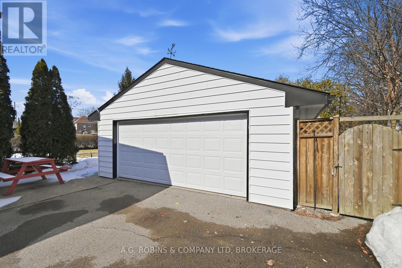 129 Adelaide Street, Port Colborne, Ontario  L3K 2W4 - Photo 35 - X12836414