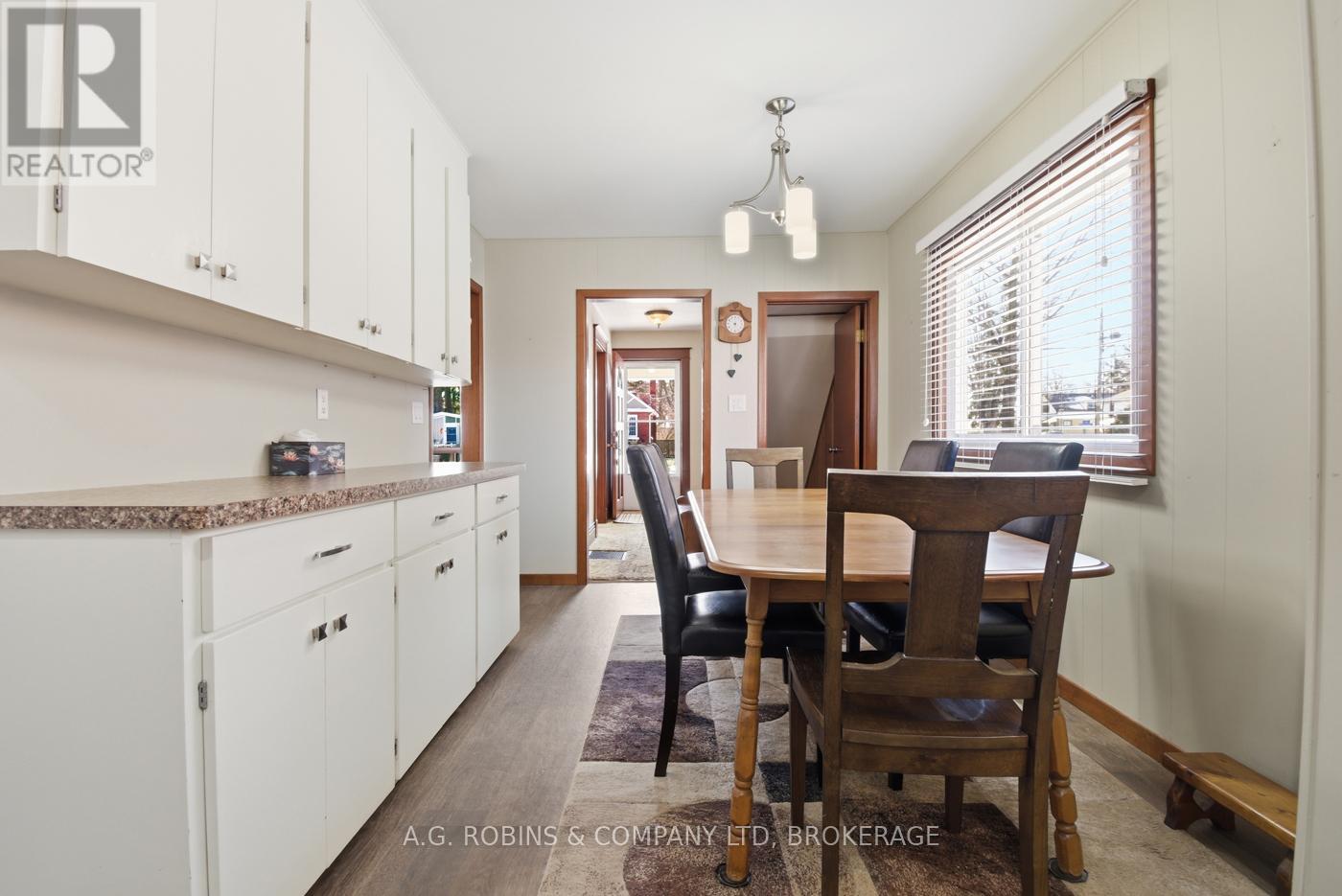 129 Adelaide Street, Port Colborne, Ontario  L3K 2W4 - Photo 9 - X12836414