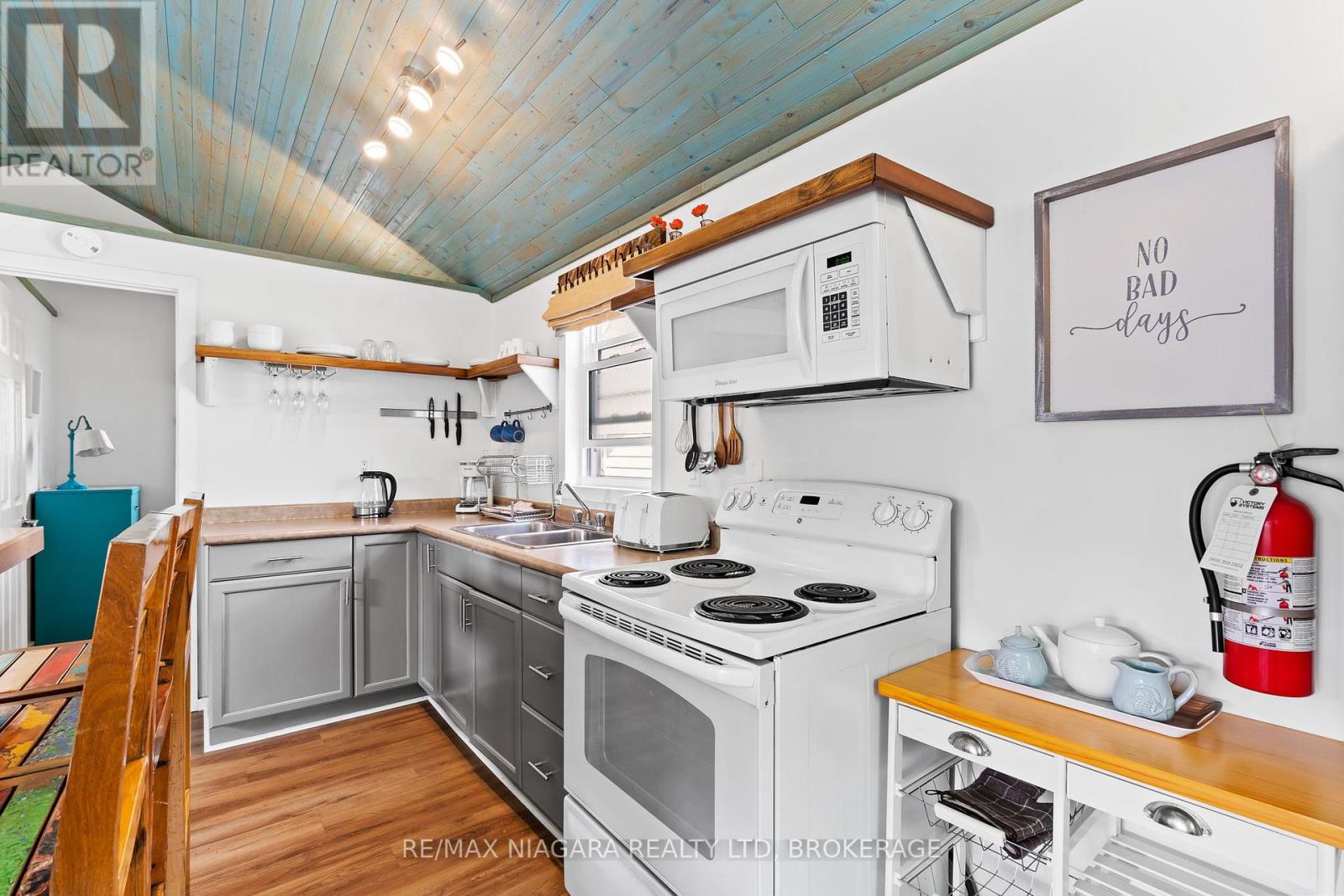 12343 Lakeshore Road, Wainfleet, Ontario  L0S 1V0 - Photo 10 - X12836512