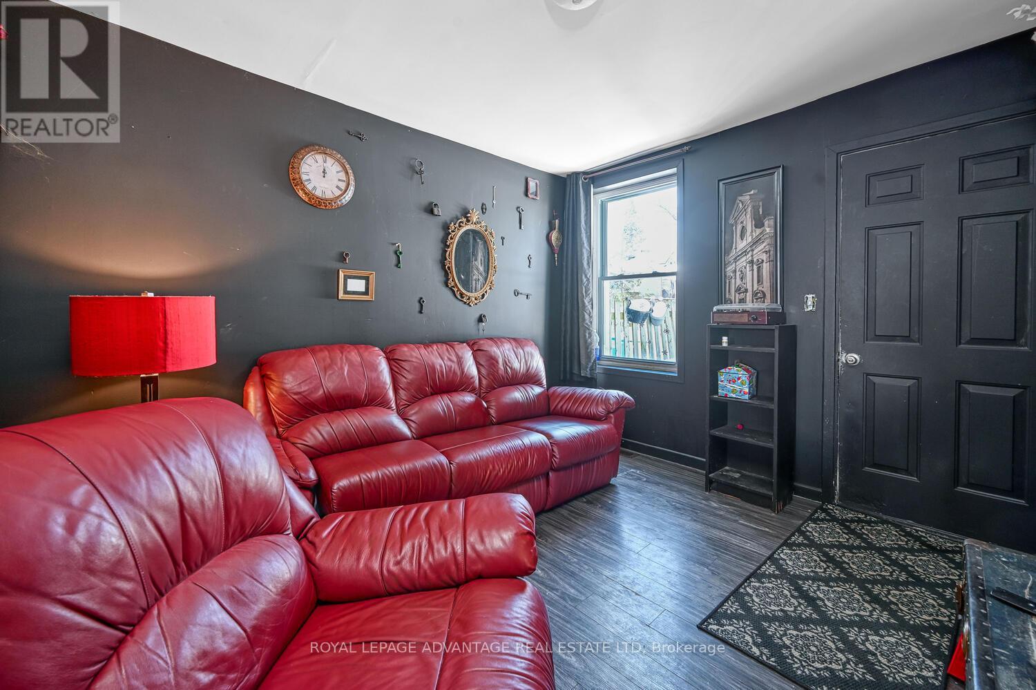 150-152 Gore Street E, Perth, Ontario K7H 1J7 - Photo 22 - X12836458