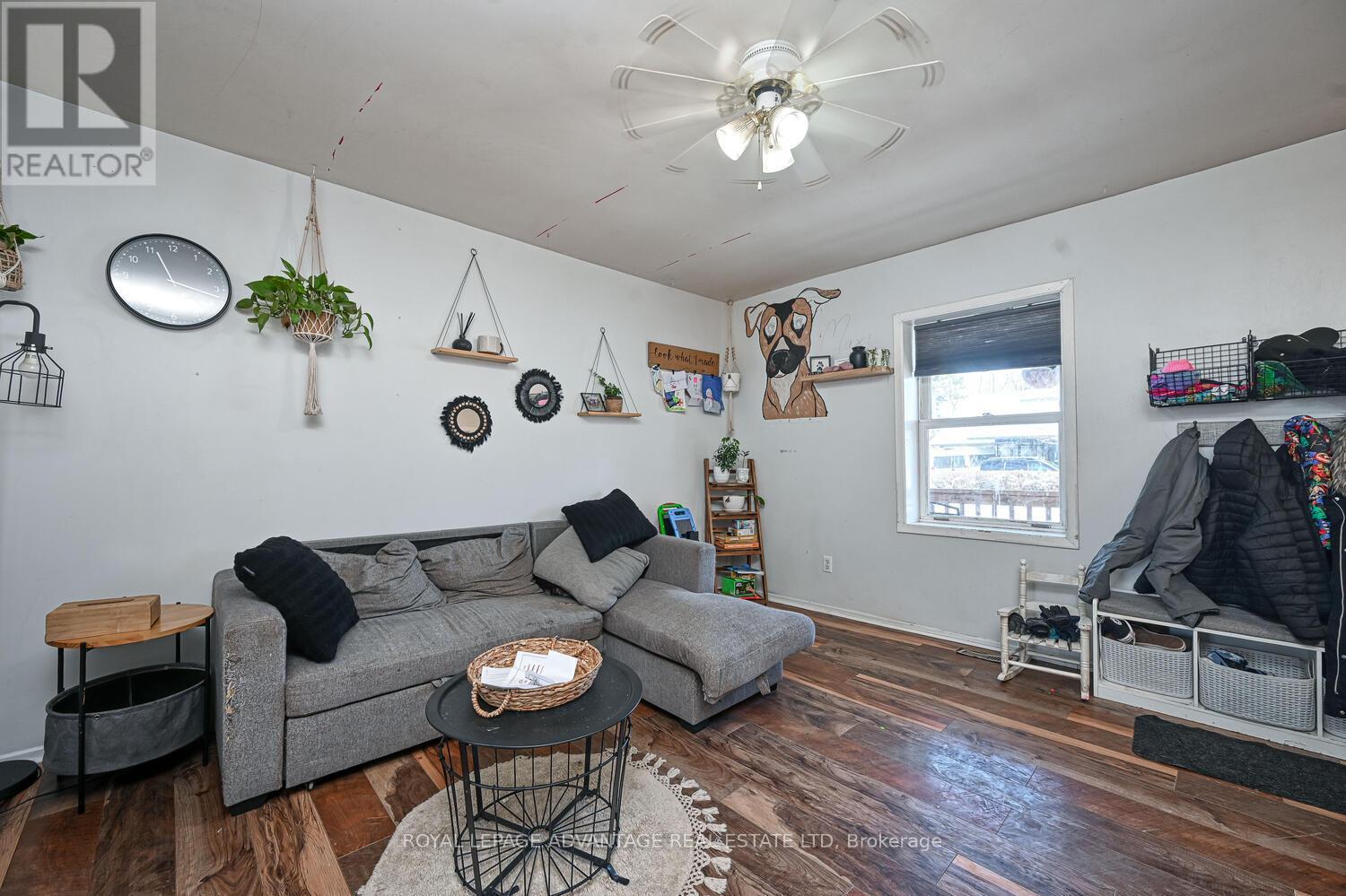 150-152 Gore Street E, Perth, Ontario K7H 1J7 - Photo 4 - X12836458