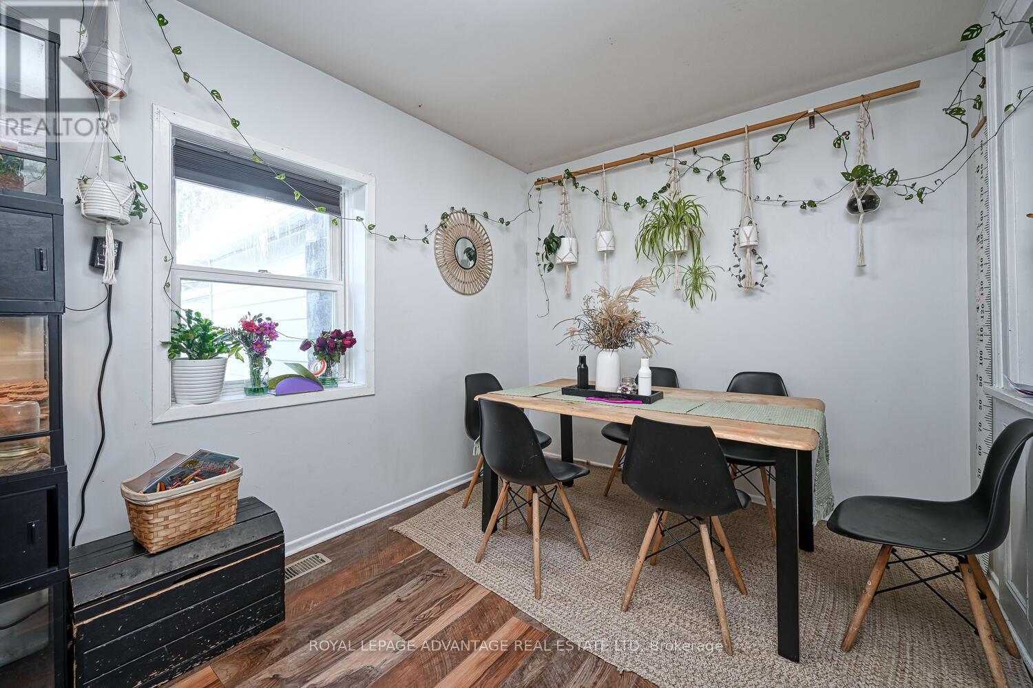 150-152 Gore Street E, Perth, Ontario K7H 1J7 - Photo 7 - X12836458