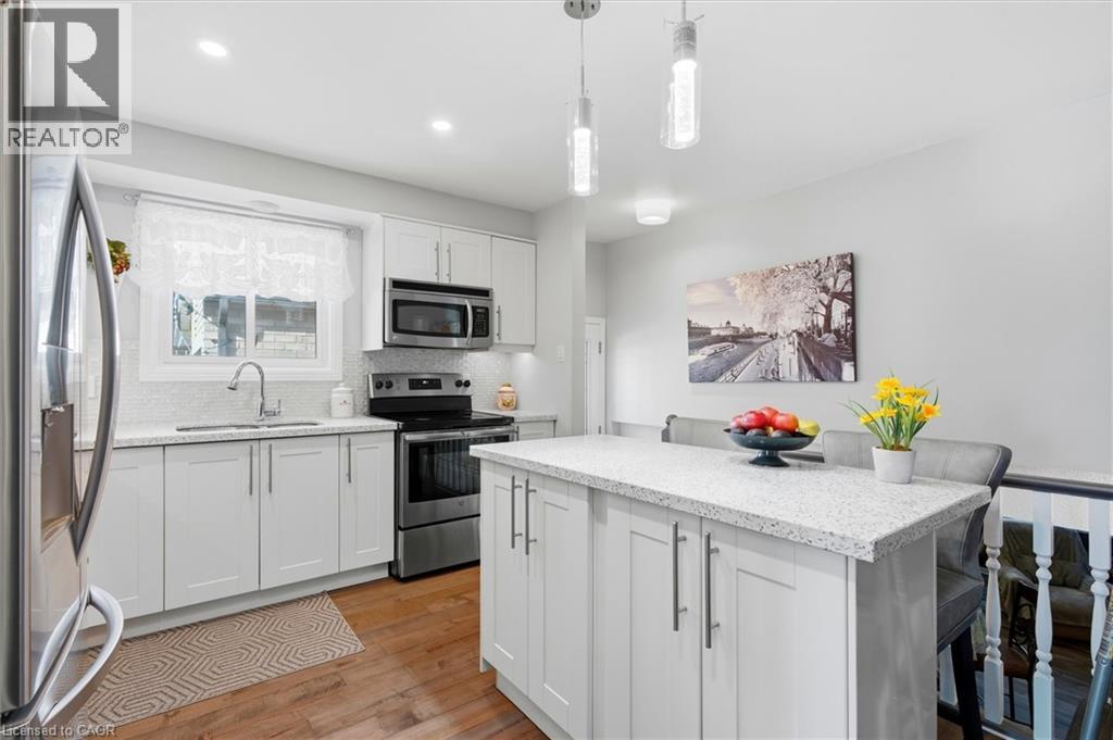 40 LYTON Crescent, Stoney Creek, Ontario