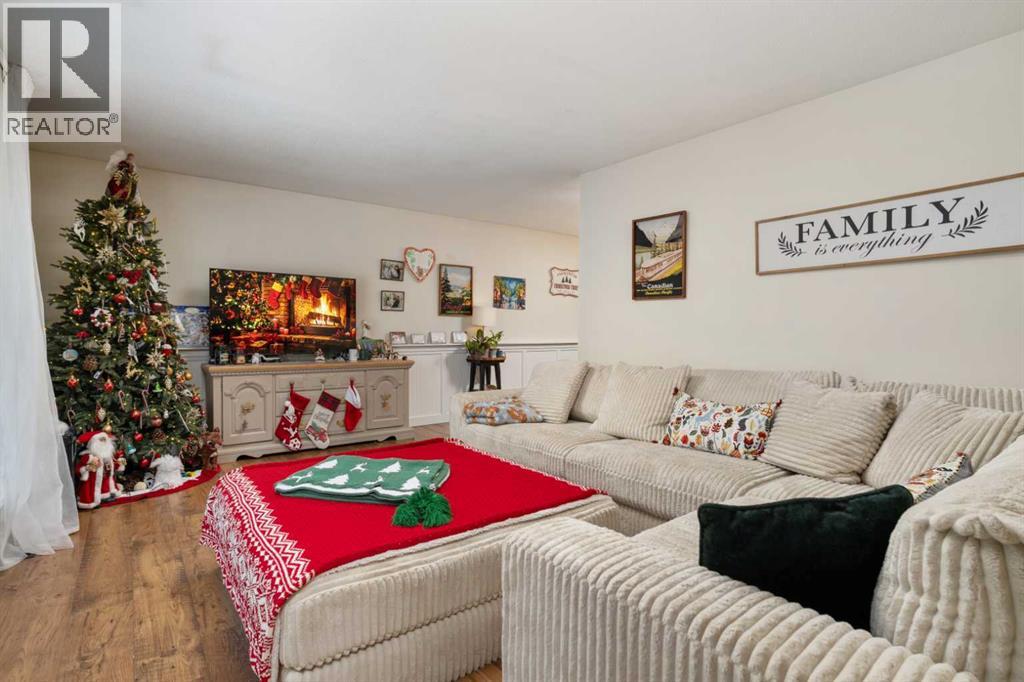 2 Grand Park Crescent, Camrose, Alberta  T4V 2K4 - Photo 4 - A2275247