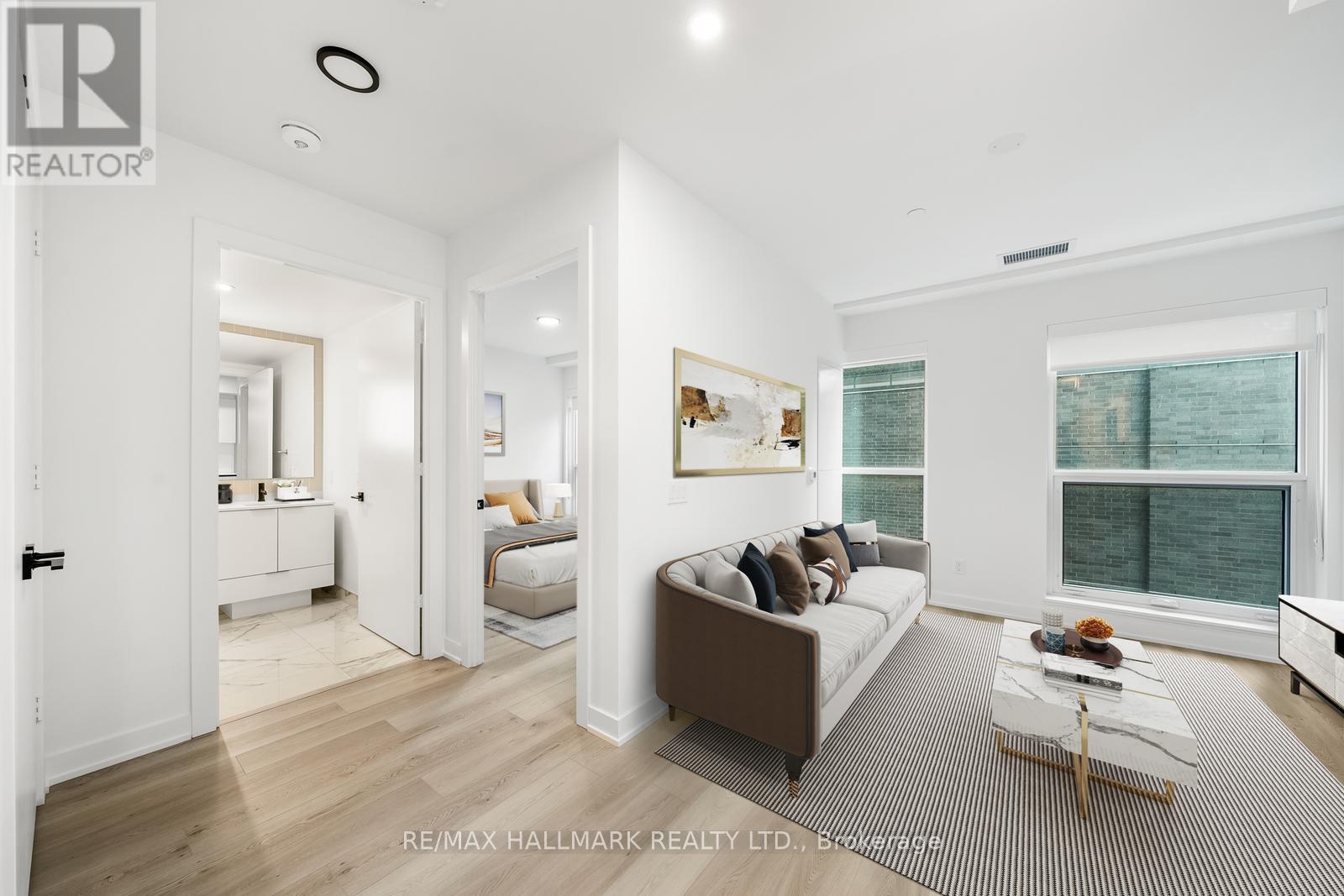 605 - 327 KING STREET W