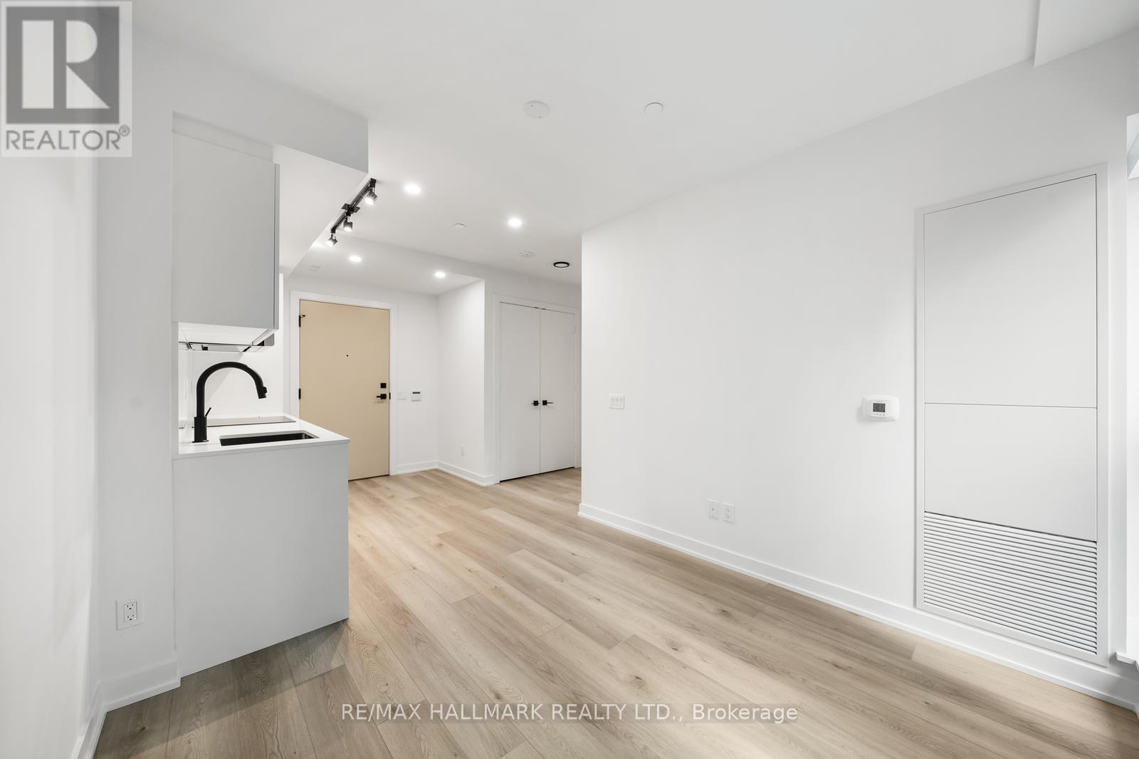 605 - 327 King Street W, Toronto, Ontario  M5V 0W7 - Photo 11 - C12836350