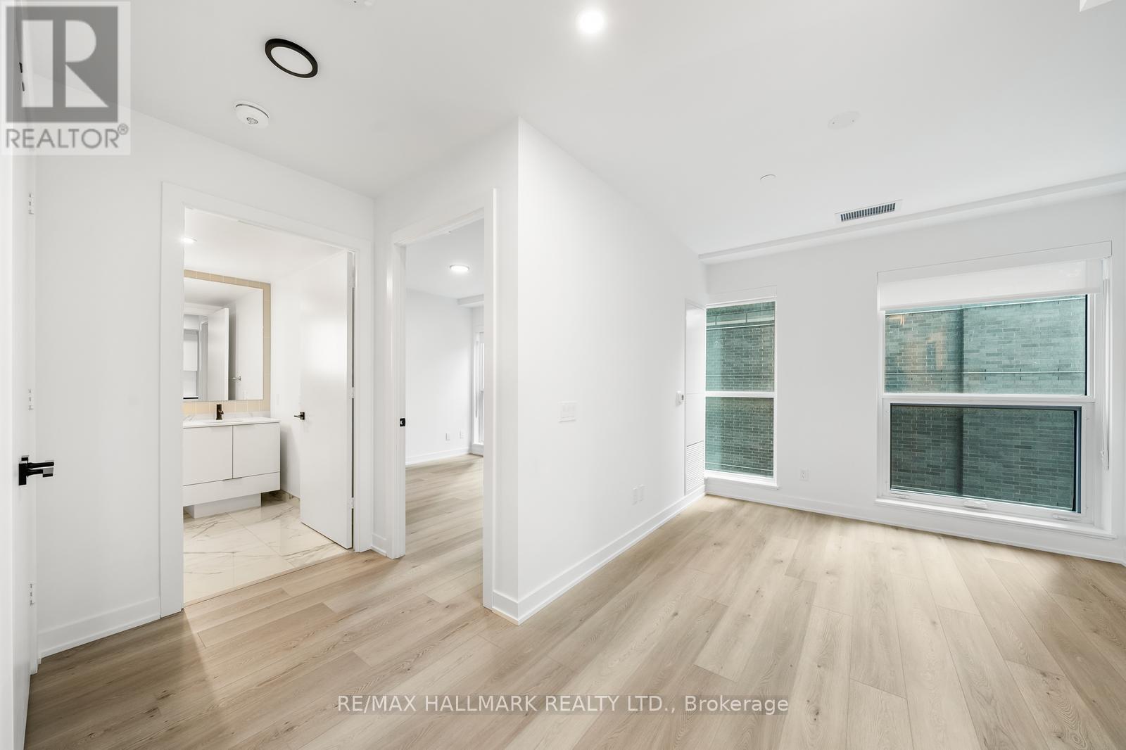 605 - 327 King Street W, Toronto, Ontario  M5V 0W7 - Photo 14 - C12836350