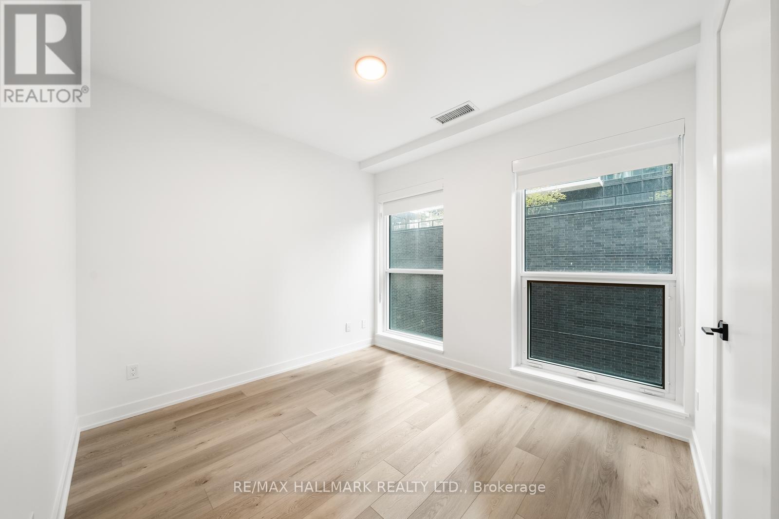 605 - 327 King Street W, Toronto, Ontario  M5V 0W7 - Photo 16 - C12836350