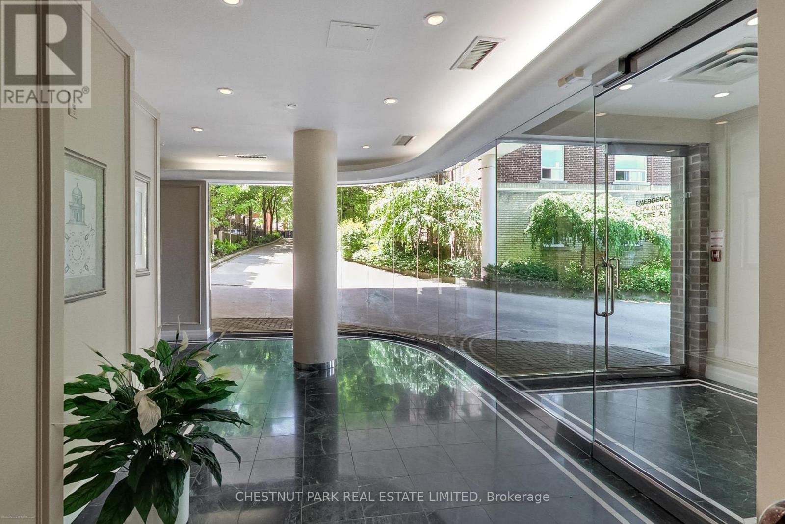 201 - 97 Lawton Boulevard, Toronto, Ontario M4V 1Z6 - Photo 4 - C12836422