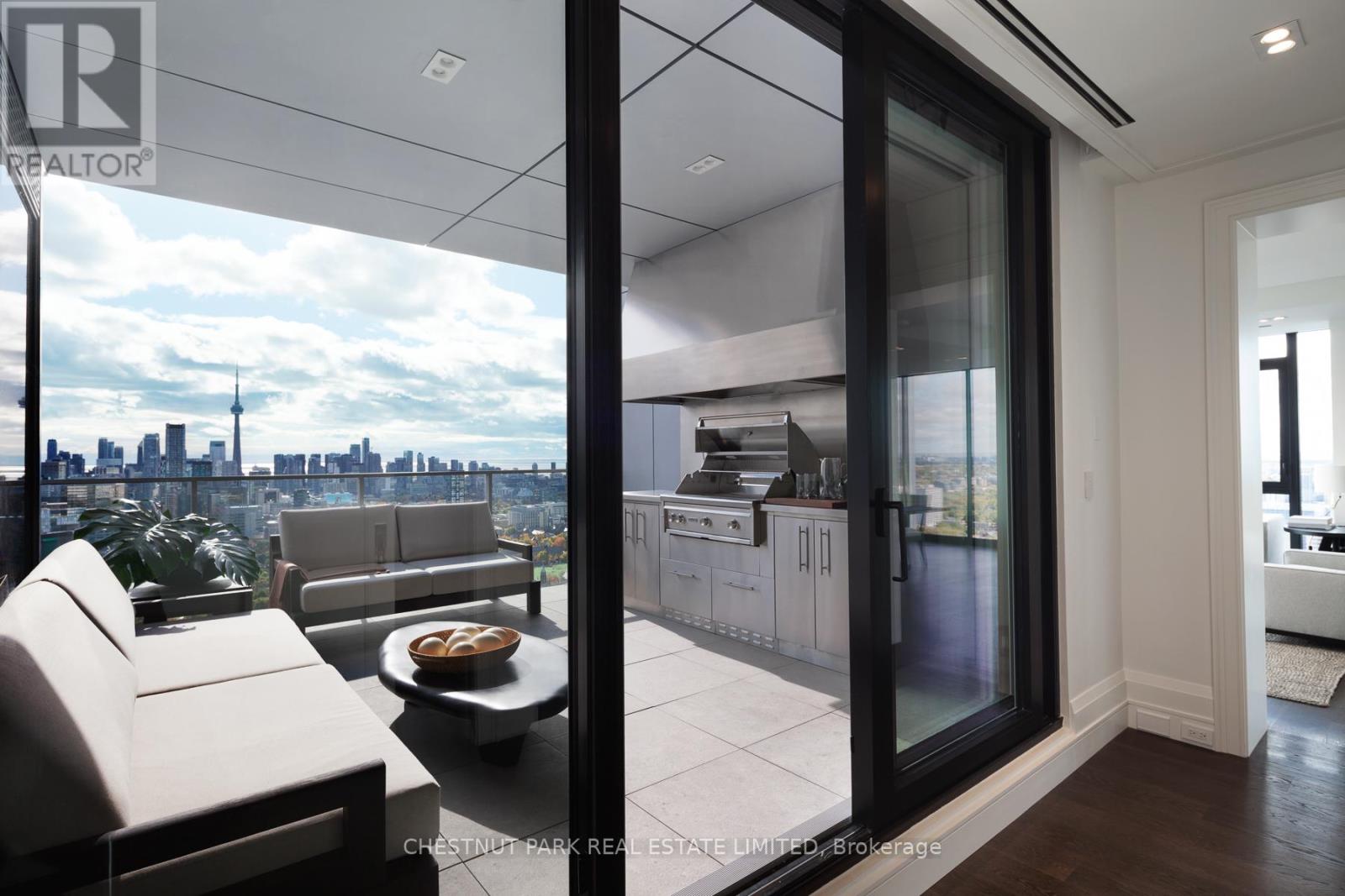 Sub Penthouse 02 - 200 Cumberland Street, Toronto, Ontario  M5R 0B7 - Photo 11 - C12836450