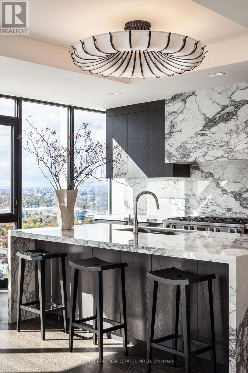 Sub Penthouse 02 - 200 Cumberland Street, Toronto, Ontario  M5R 0B7 - Photo 14 - C12836450