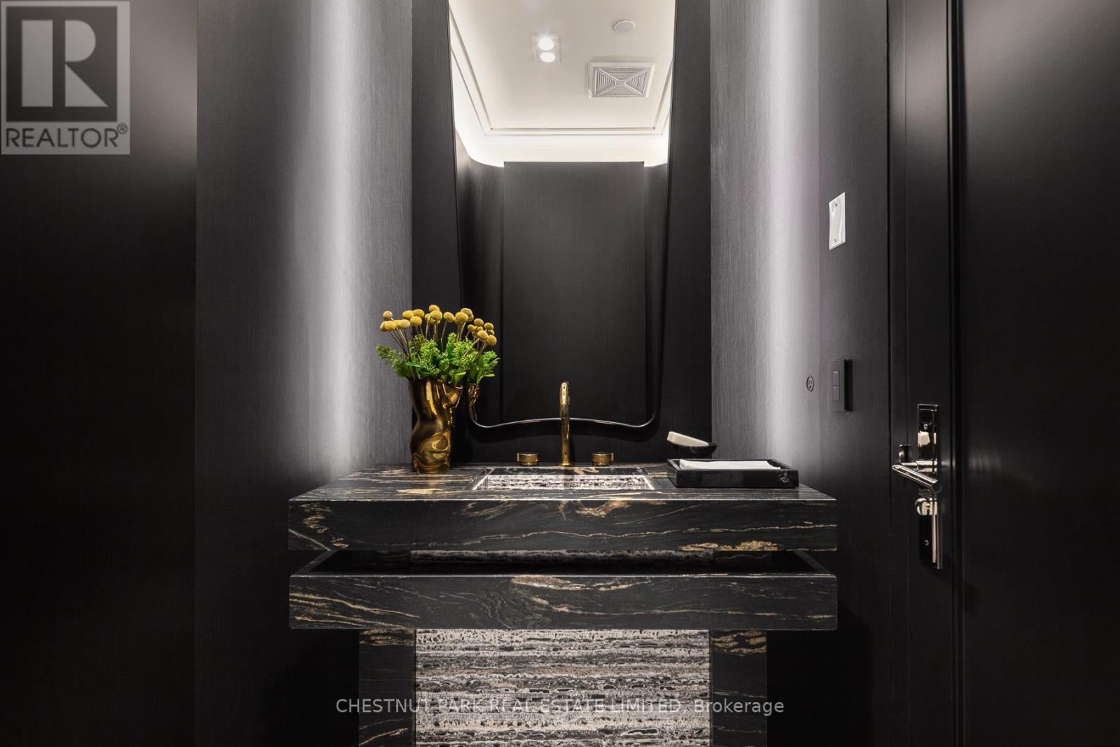 Sub Penthouse 02 - 200 Cumberland Street, Toronto, Ontario  M5R 0B7 - Photo 35 - C12836450