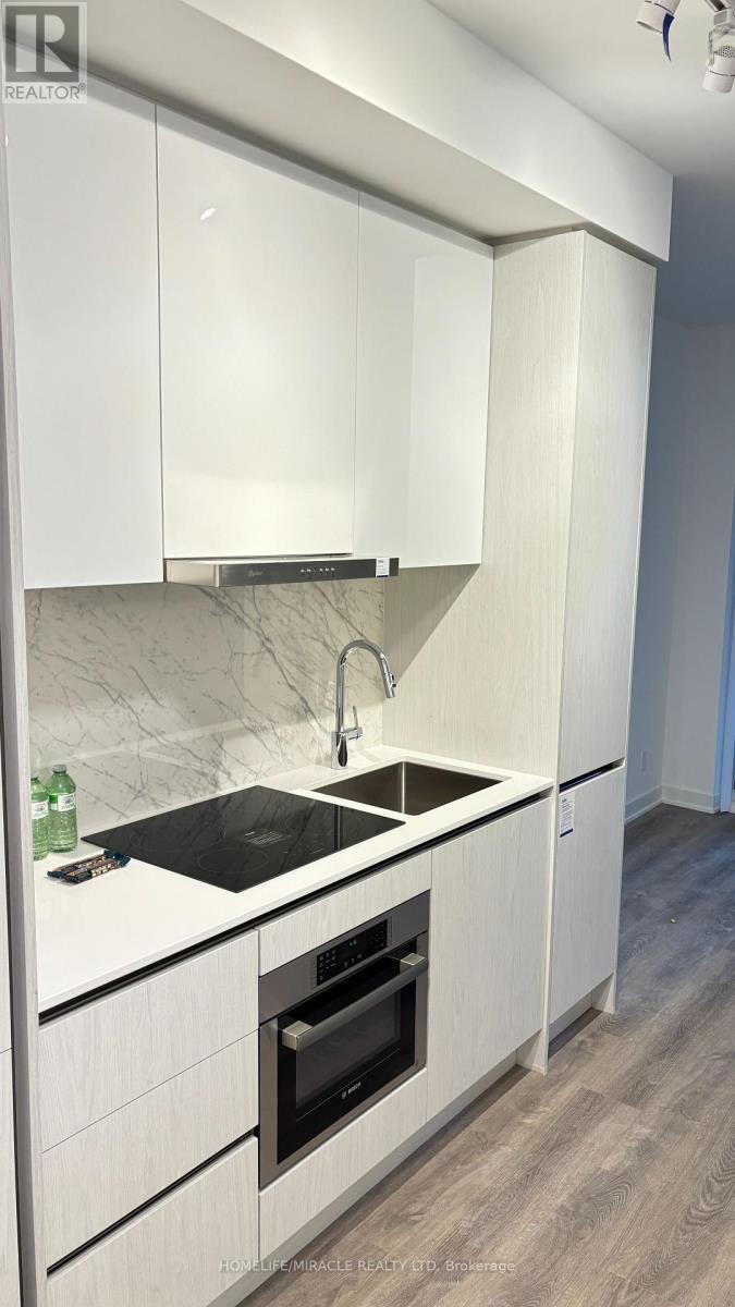 1019 - 180 Front Street E, Toronto, Ontario  M5A 0K9 - Photo 2 - C12836492