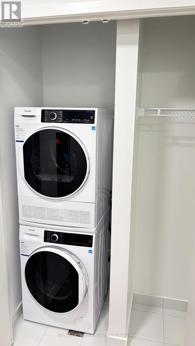 1019 - 180 Front Street E, Toronto, Ontario  M5A 0K9 - Photo 7 - C12836492