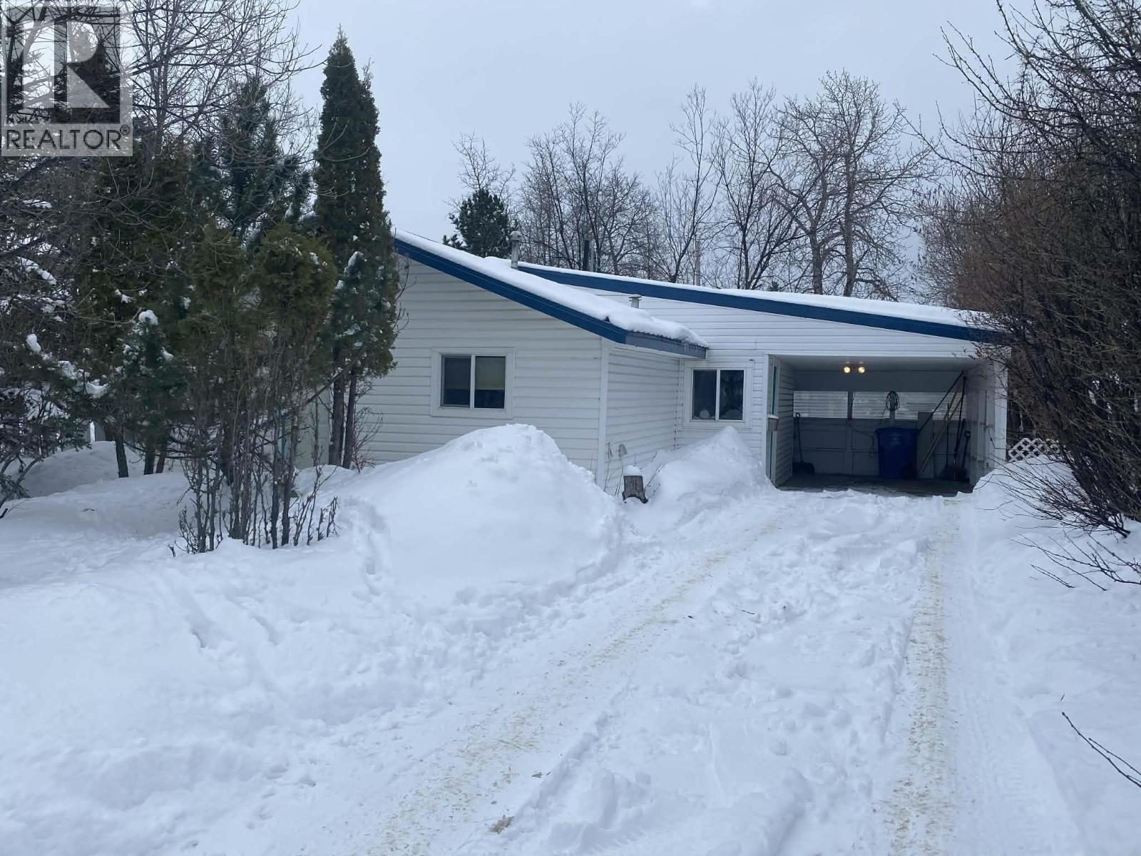 8143 99 Avenue, Fort St. John, British Columbia  V1J 1S6 - Photo 2 - R3094313