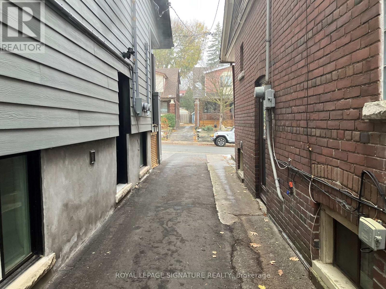 Bsmt - 230 Gainsborough Road, Toronto, Ontario  M4L 3C6 - Photo 24 - E12836444