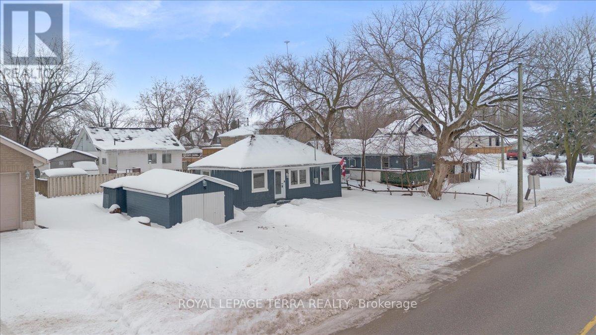 999 Ewart Street, Innisfil, Ontario  L0L 1C0 - Photo 2 - N12836326