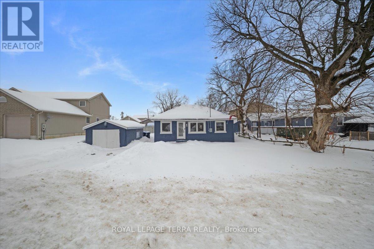 999 Ewart Street, Innisfil, Ontario  L0L 1C0 - Photo 3 - N12836326
