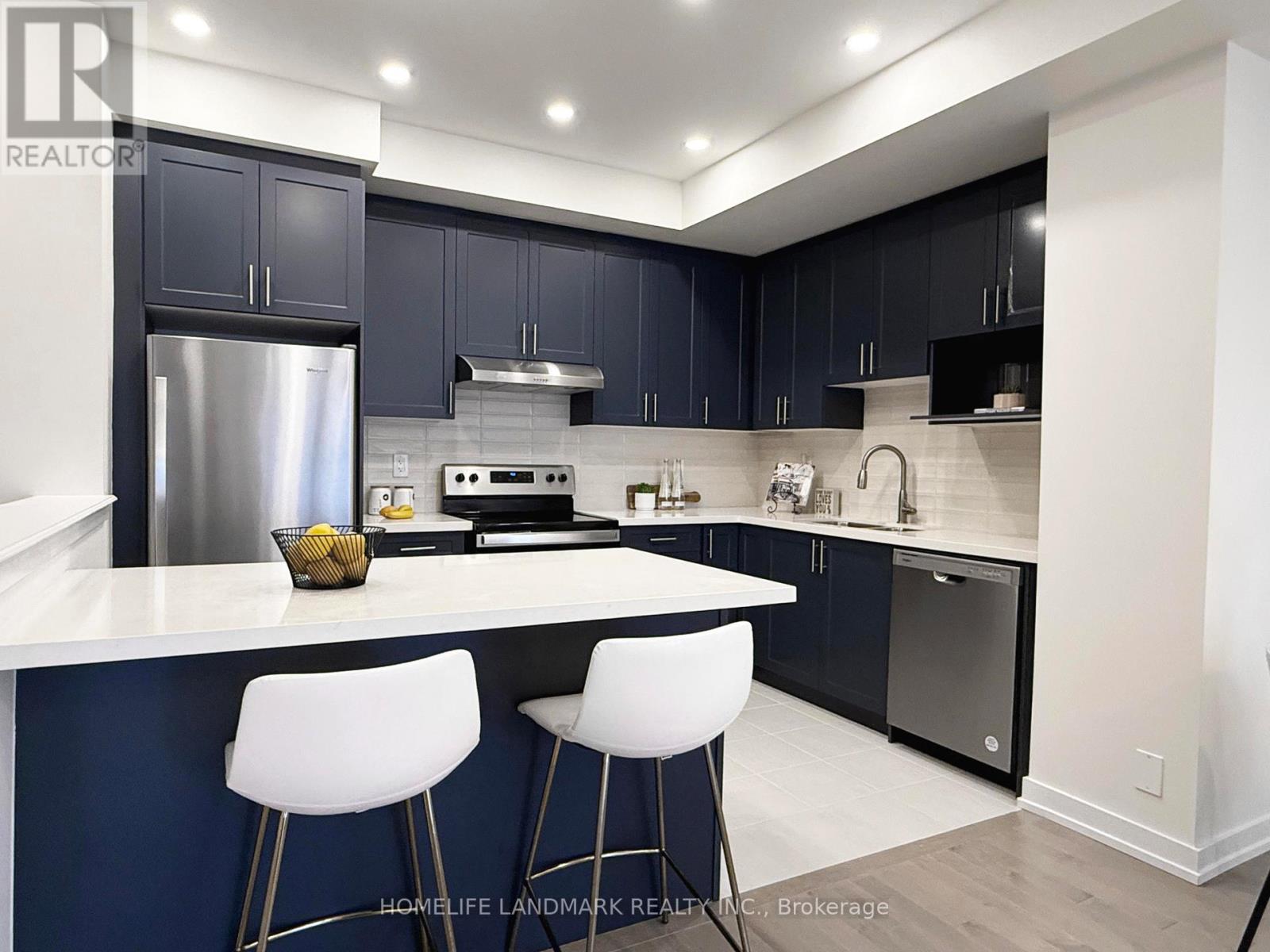 68 Herman Gilroy Lane, Markham, Ontario  L6C 3L7 - Photo 2 - N12836382