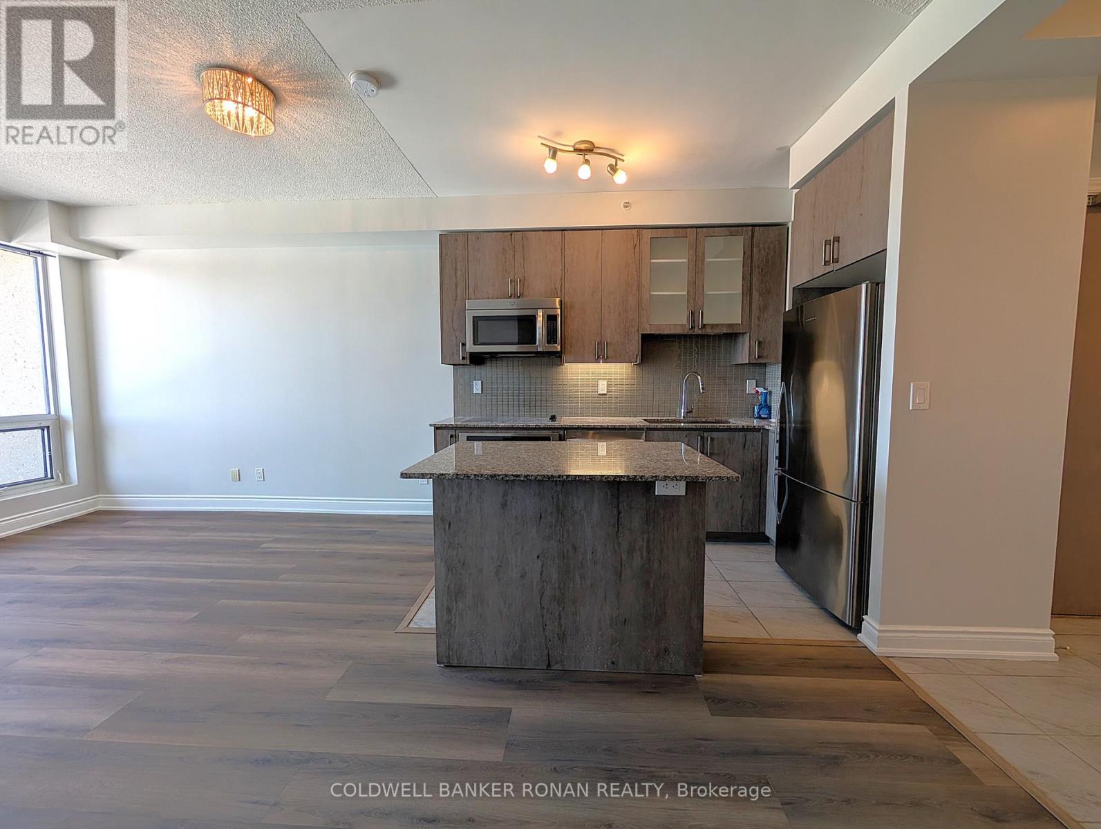 301b - 9090 Yonge Street, Richmond Hill, Ontario  L4C 0Z1 - Photo 5 - N12836398