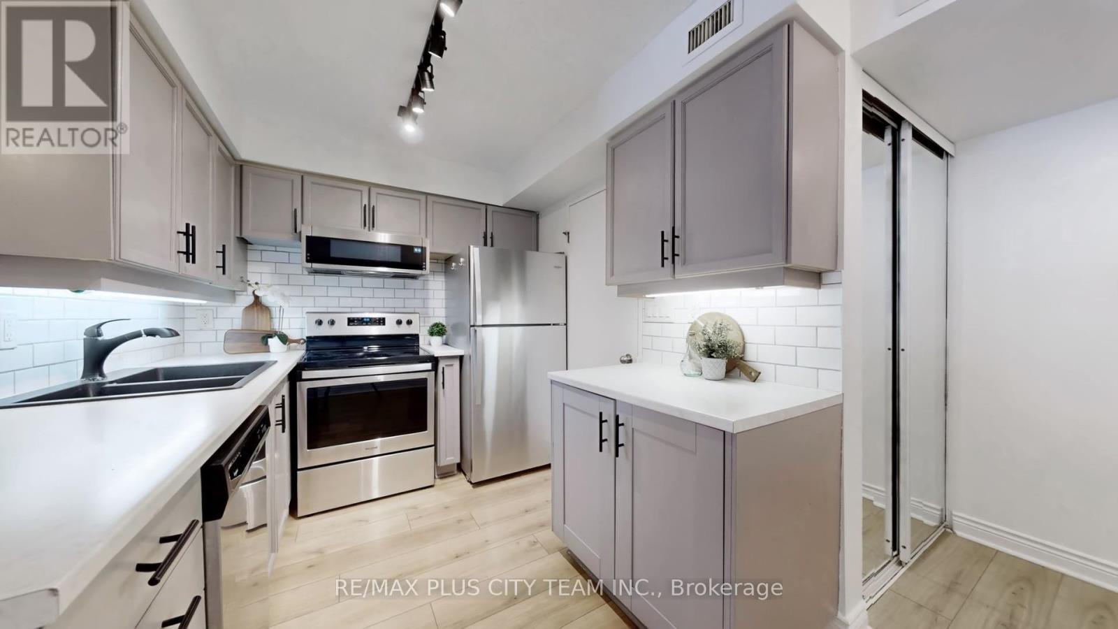 205 - 65 Scadding Avenue, Toronto, Ontario  M5A 4L1 - Photo 10 - C12718492