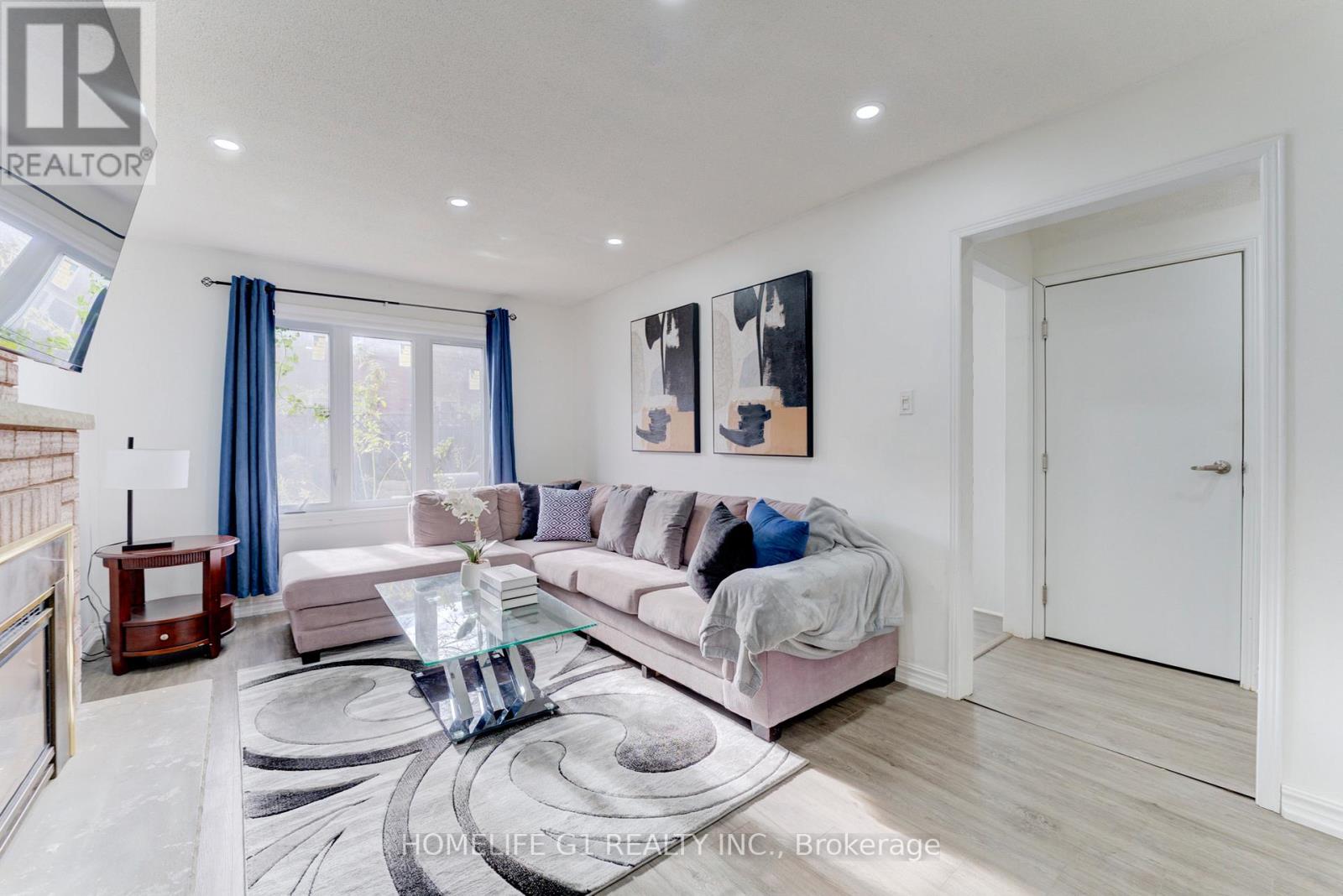 1695 Major Oaks Road, Pickering, Ontario  L1X 1X2 - Photo 4 - E12524010