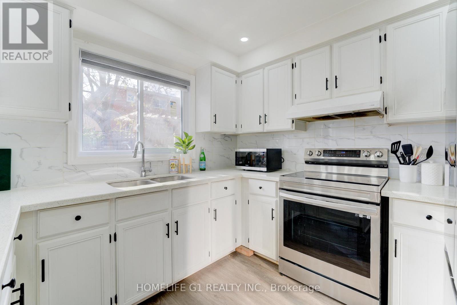 1695 Major Oaks Road, Pickering, Ontario  L1X 1X2 - Photo 8 - E12524010