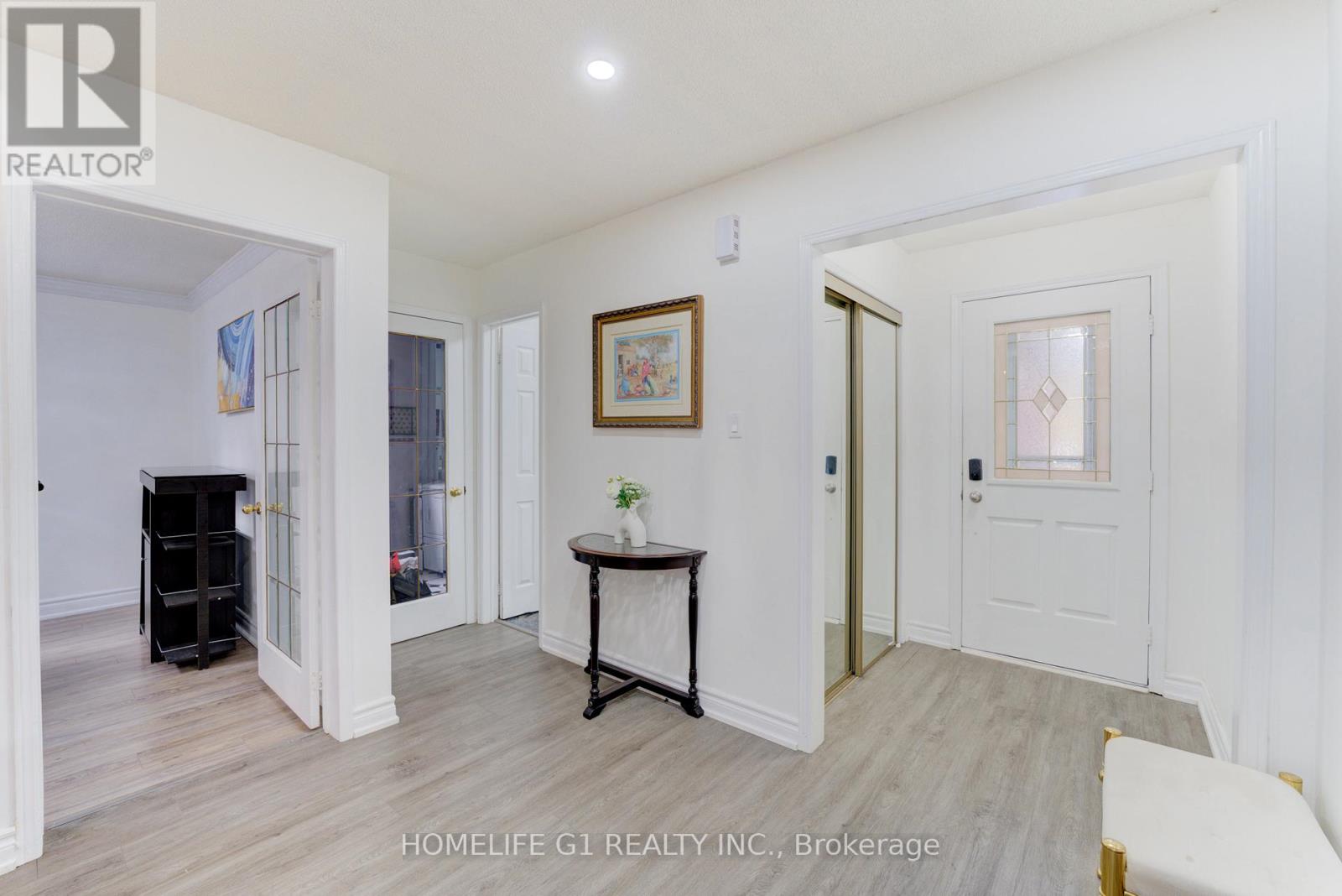 1695 Major Oaks Road, Pickering, Ontario  L1X 1X2 - Photo 2 - E12524010