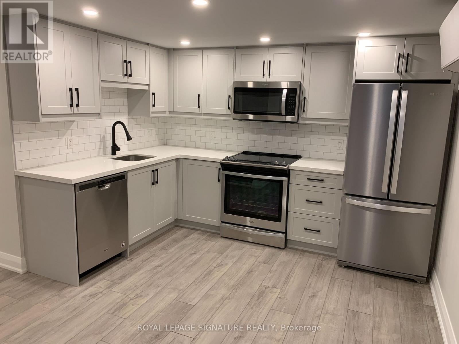 BSMT - 230 GAINSBOROUGH ROAD, Toronto, Ontario