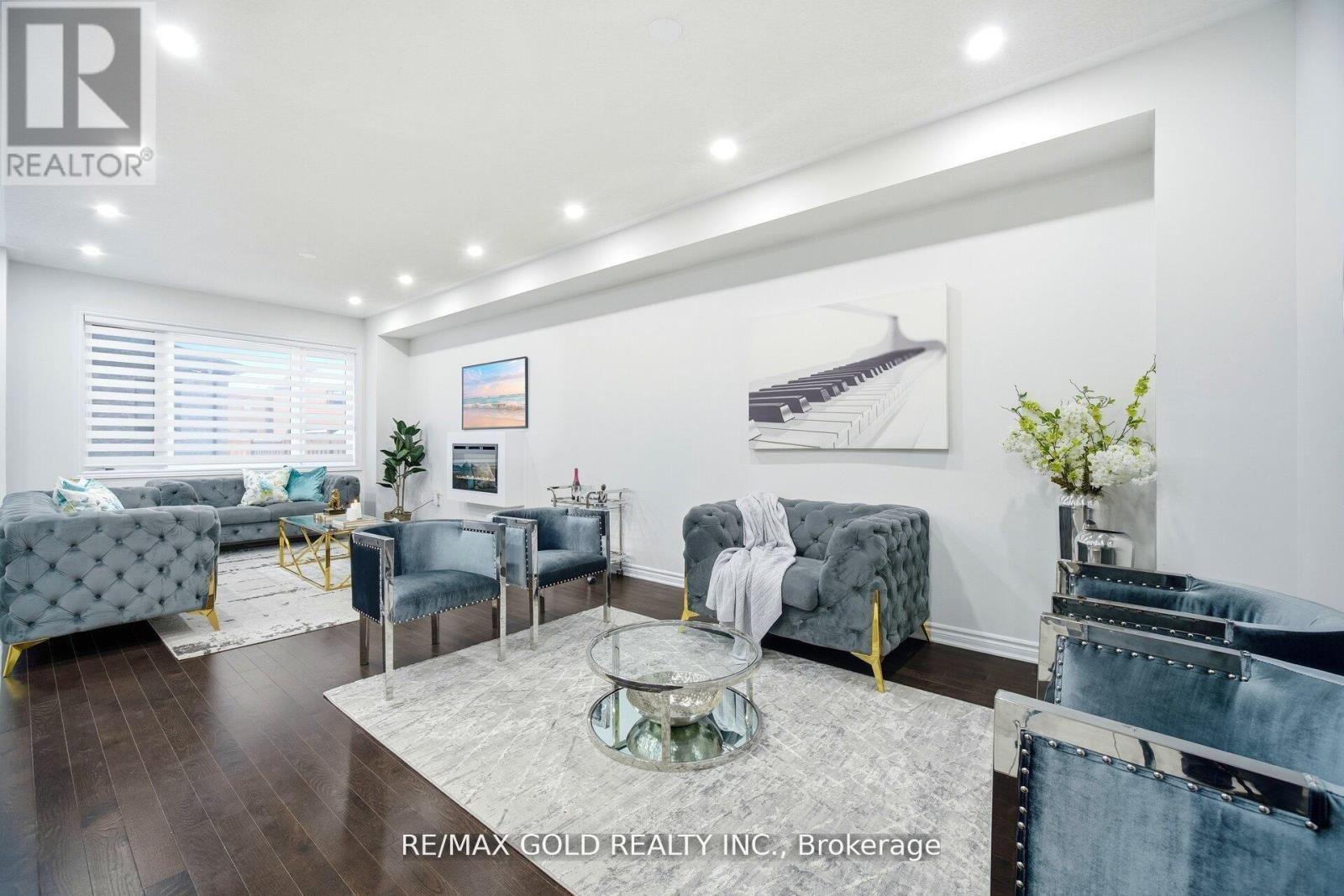 15 Spinland Street, Caledon, Ontario  L7C 4K4 - Photo 10 - W12814168