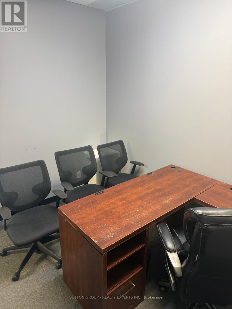 400 Room - 7 - 60 Gillingham Drive, Brampton (Brampton North), Ontario  L6X 0Z9 - Photo 2 - W12836362