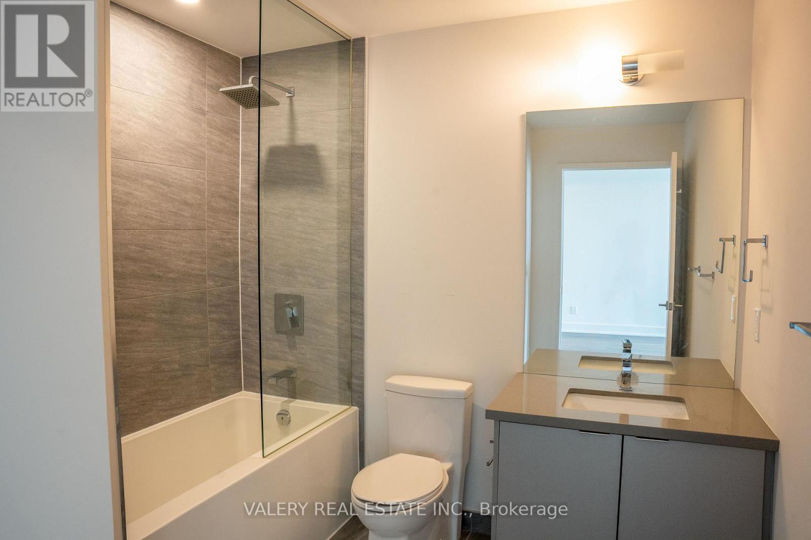 504 - 297 Oak Walk Drive, Oakville, Ontario  L6R 3R6 - Photo 12 - W12836438