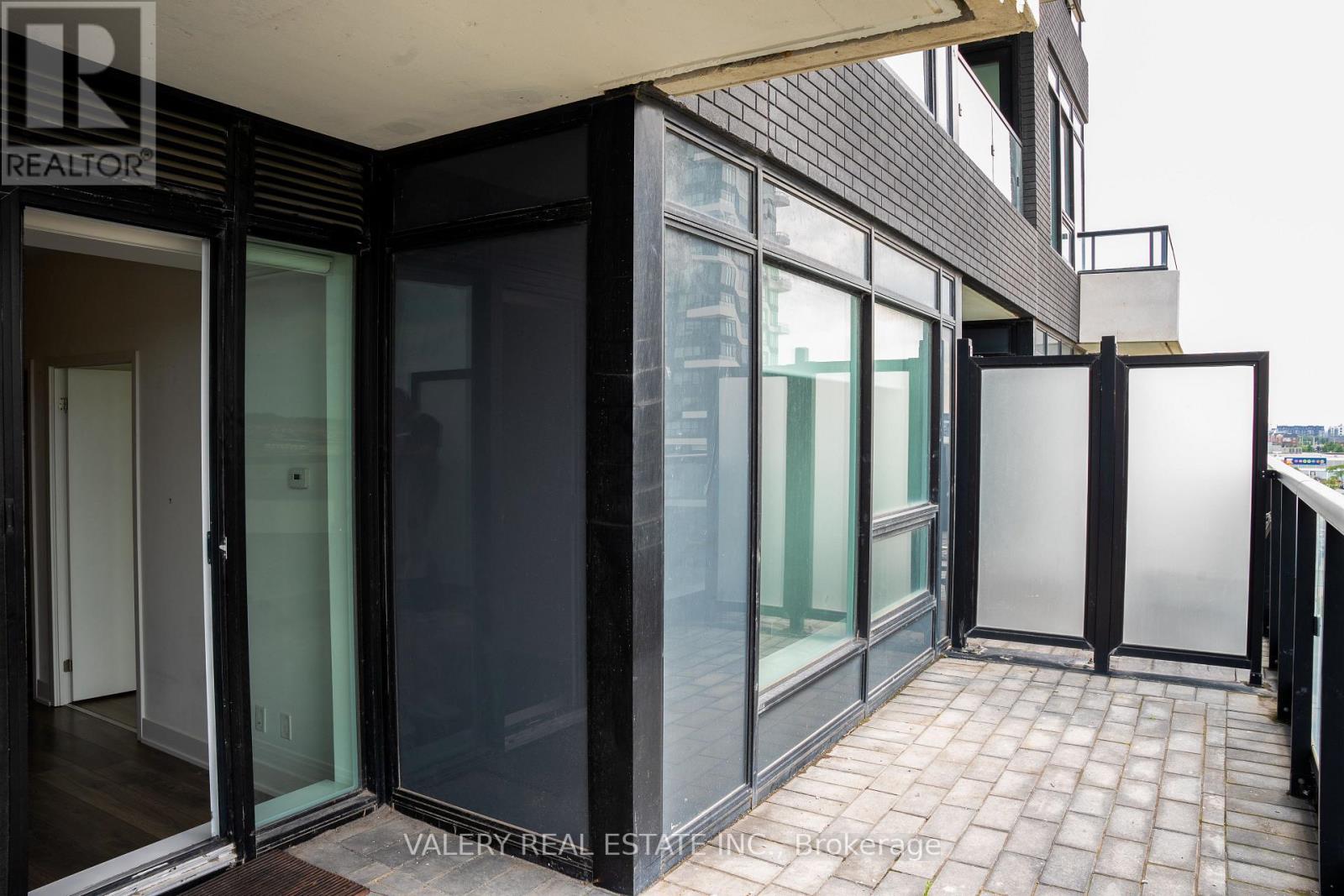 504 - 297 Oak Walk Drive, Oakville, Ontario  L6R 3R6 - Photo 13 - W12836438