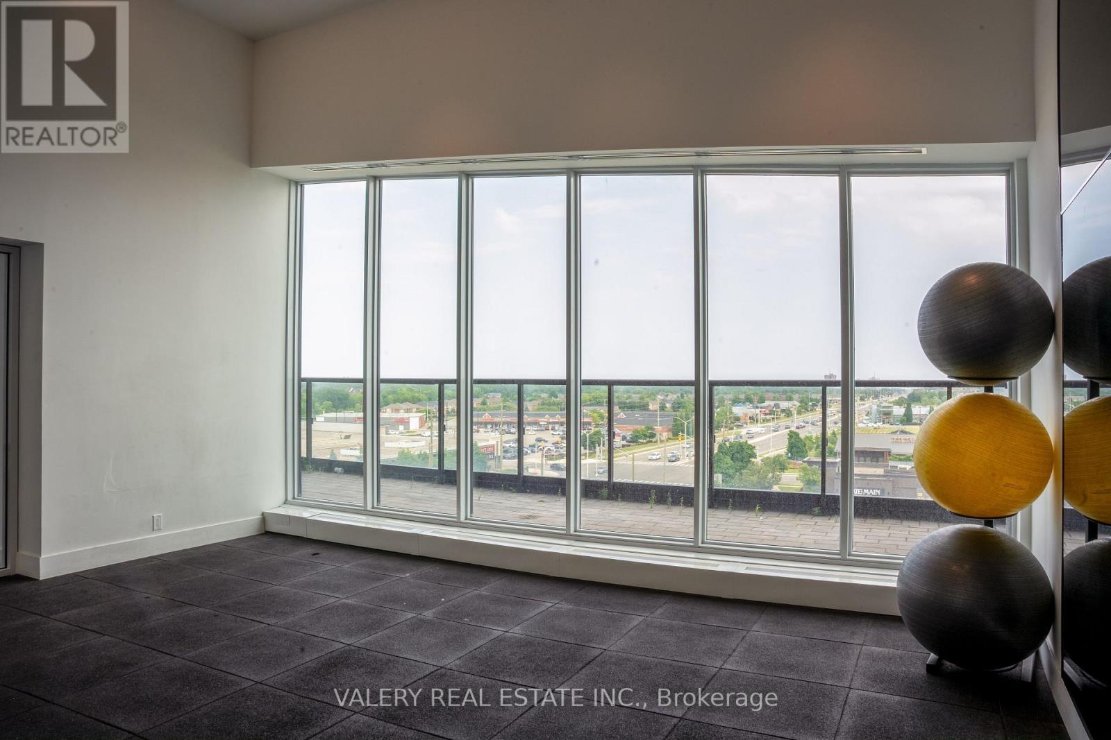 504 - 297 Oak Walk Drive, Oakville, Ontario  L6R 3R6 - Photo 16 - W12836438